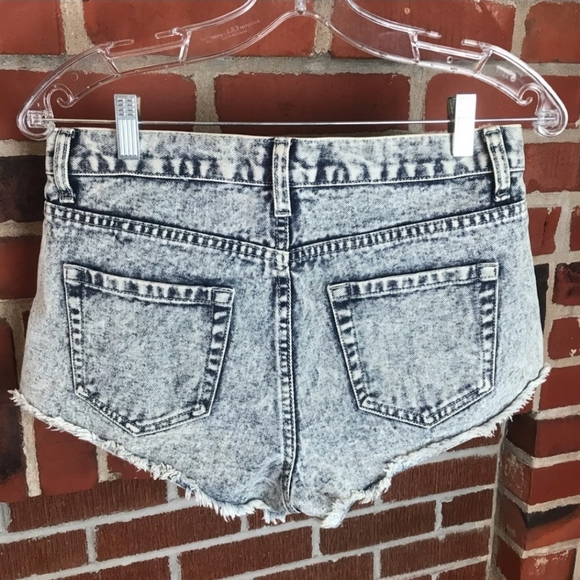 🔴Distressed style micro shorty Acid Wash shorts - Picture 10 of 13